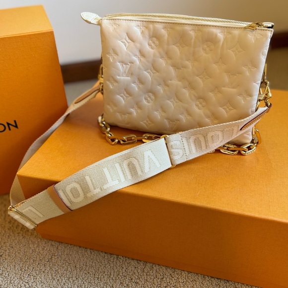 Louis Vuitton Handbags - Louis Vuitton Cream Vernis Crossbody Bag with Monogram